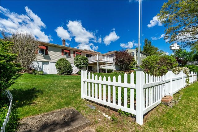 15 Lakeside Drive, Smithfield, RI 02917