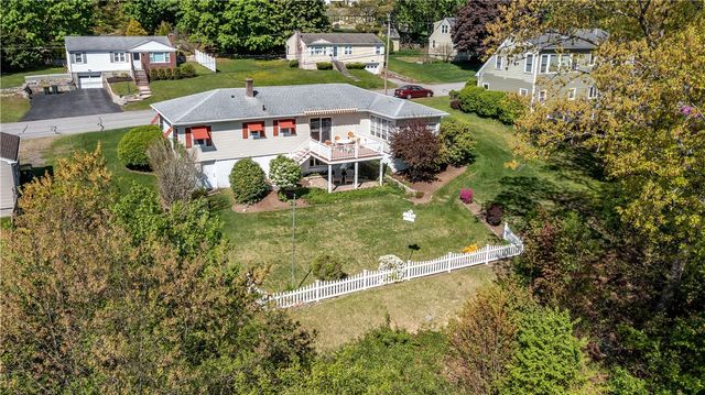 15 Lakeside Drive, Smithfield, RI 02917