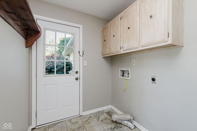 1239 S 700 W, New Palestine, IN 46163