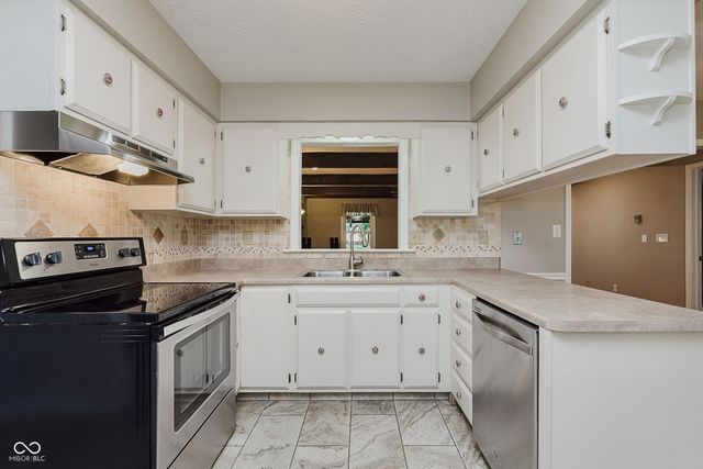 1239 S 700 W, New Palestine, IN 46163