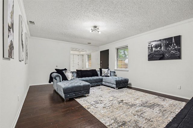 10525 Yorkford Drive, Dallas, TX 75238