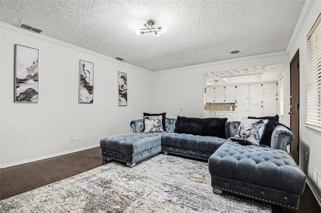 10525 Yorkford Drive, Dallas, TX 75238