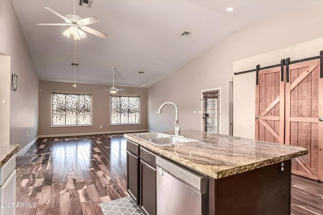 10535 W SAN MIGUEL Avenue, Glendale, AZ 85307