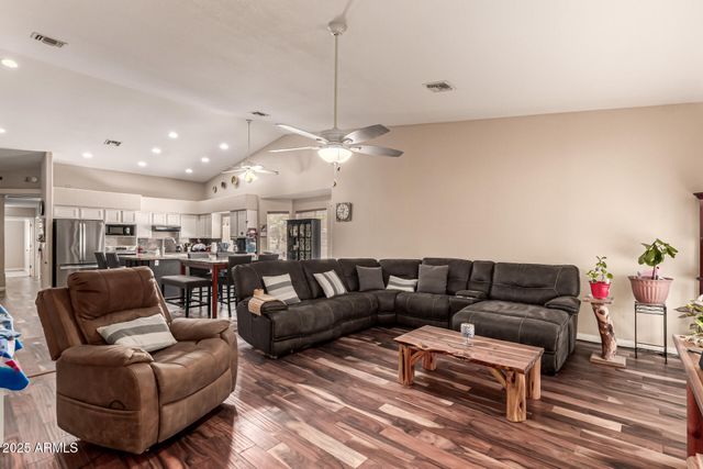 10535 W SAN MIGUEL Avenue, Glendale, AZ 85307