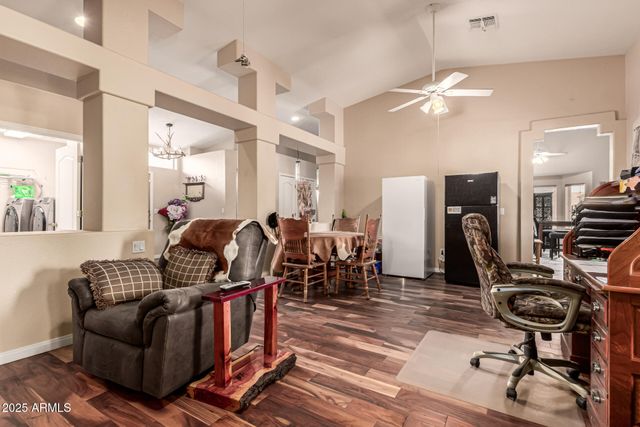 10535 W SAN MIGUEL Avenue, Glendale, AZ 85307