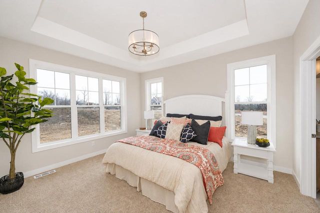 W214N6672 Fairview DRIVE, Menomonee Falls, WI 53051