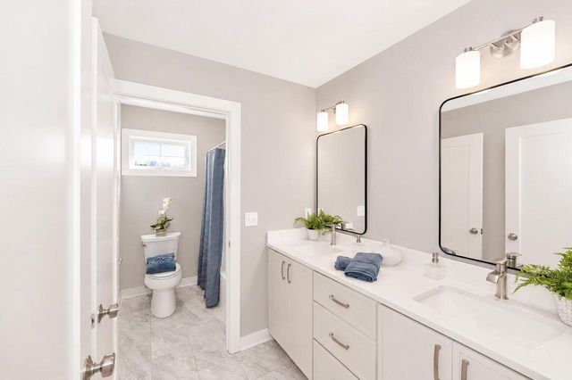 W214N6672 Fairview DRIVE, Menomonee Falls, WI 53051