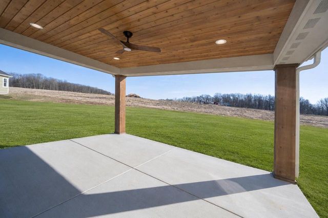 W214N6672 Fairview DRIVE, Menomonee Falls, WI 53051
