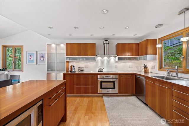 6144 NE 194th Place, Kenmore, WA 98028