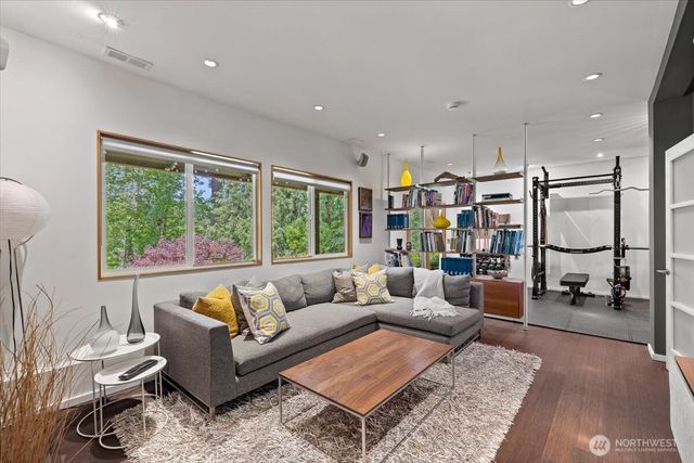 6144 NE 194th Place, Kenmore, WA 98028