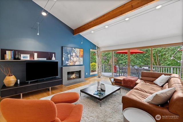 6144 NE 194th Place, Kenmore, WA 98028