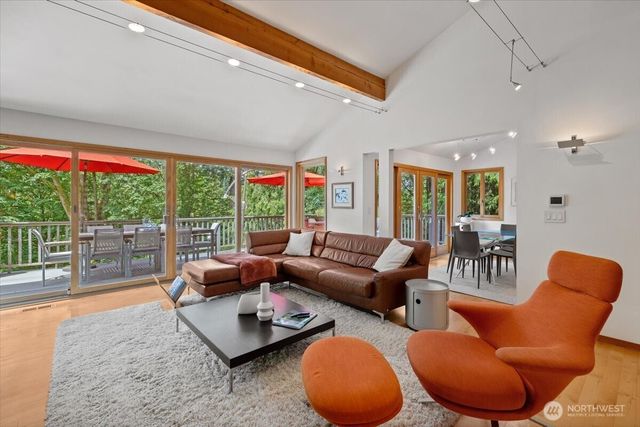 6144 NE 194th Place, Kenmore, WA 98028