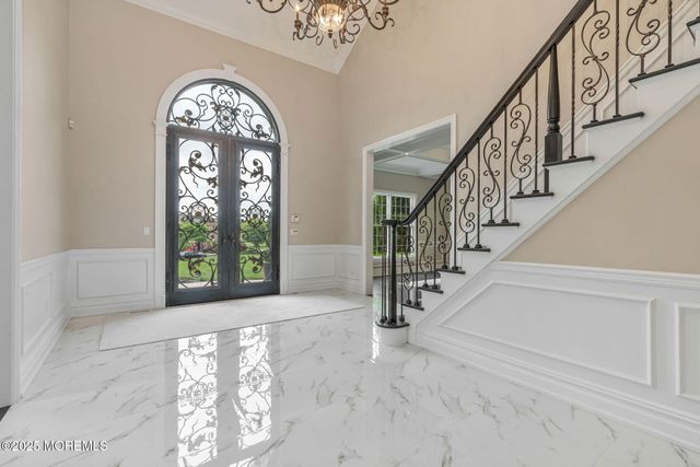 10 Hop Brook Lane, Holmdel, NJ 07733