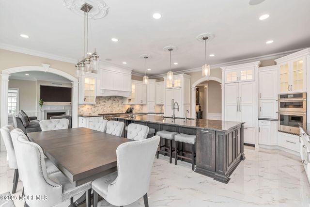 10 Hop Brook Lane, Holmdel, NJ 07733
