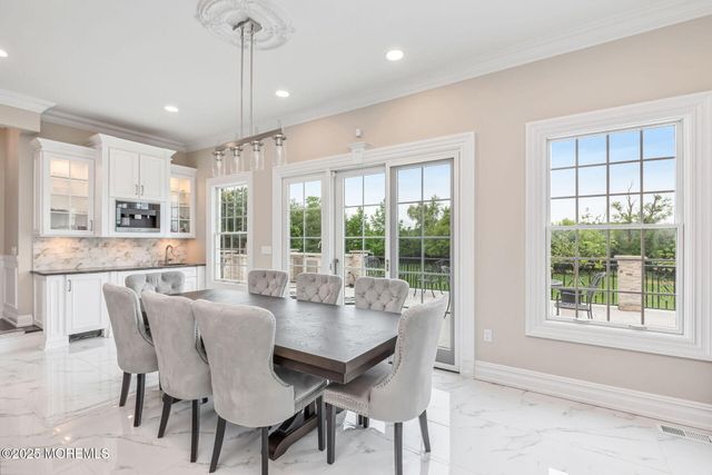 10 Hop Brook Lane, Holmdel, NJ 07733