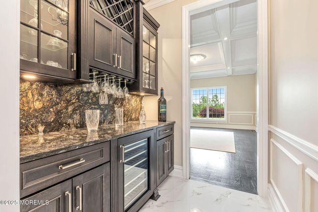 10 Hop Brook Lane, Holmdel, NJ 07733
