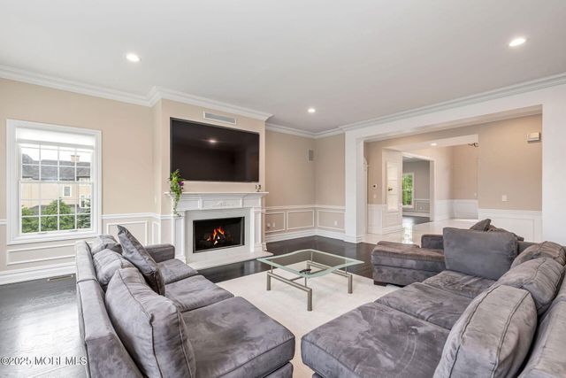 10 Hop Brook Lane, Holmdel, NJ 07733