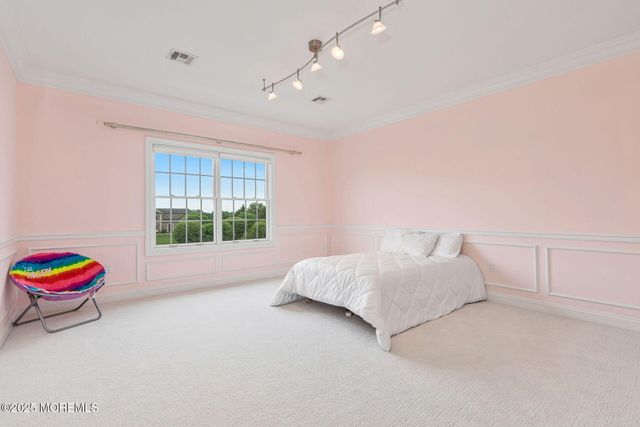 10 Hop Brook Lane, Holmdel, NJ 07733
