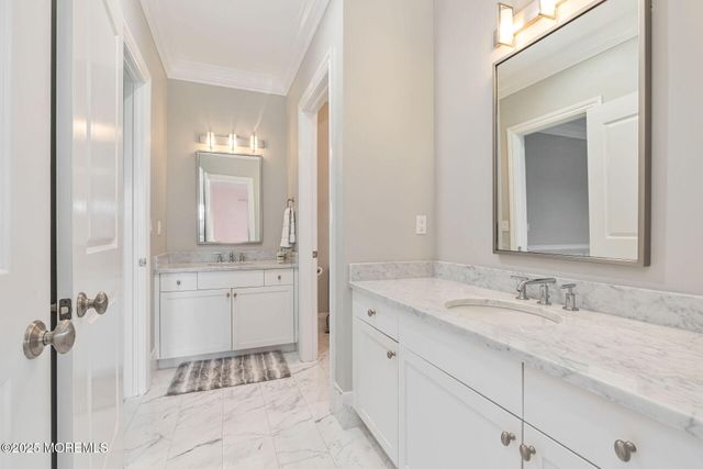 10 Hop Brook Lane, Holmdel, NJ 07733