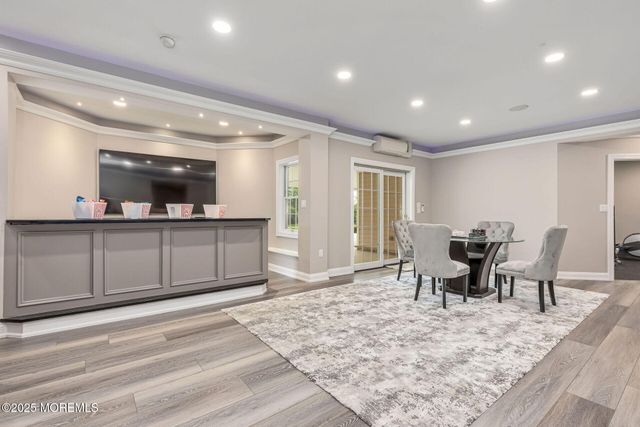 10 Hop Brook Lane, Holmdel, NJ 07733