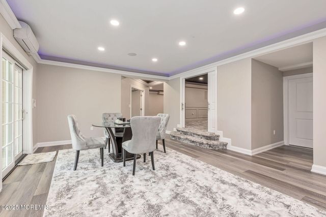 10 Hop Brook Lane, Holmdel, NJ 07733