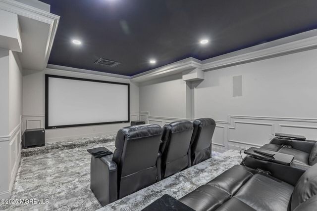10 Hop Brook Lane, Holmdel, NJ 07733