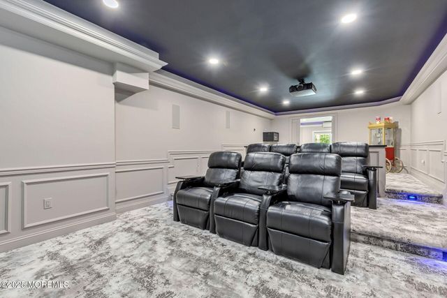 10 Hop Brook Lane, Holmdel, NJ 07733
