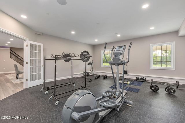 10 Hop Brook Lane, Holmdel, NJ 07733