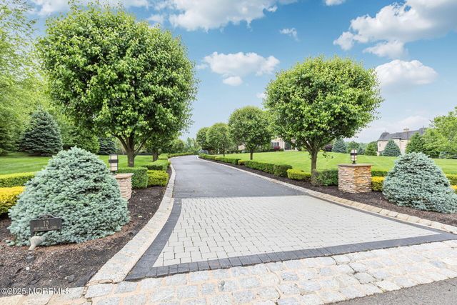 10 Hop Brook Lane, Holmdel, NJ 07733