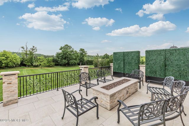 10 Hop Brook Lane, Holmdel, NJ 07733