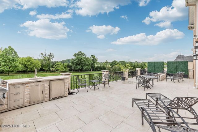 10 Hop Brook Lane, Holmdel, NJ 07733