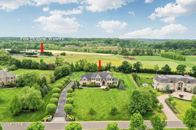 10 Hop Brook Lane, Holmdel, NJ 07733