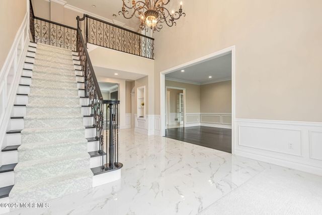 10 Hop Brook Lane, Holmdel, NJ 07733