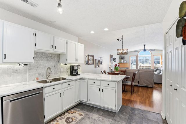 1324 Carriage Drive A, Hudson, WI 54016