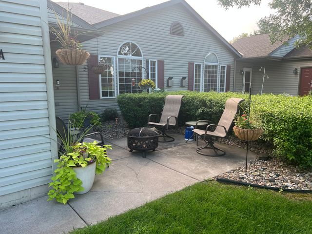 1324 Carriage Drive A, Hudson, WI 54016