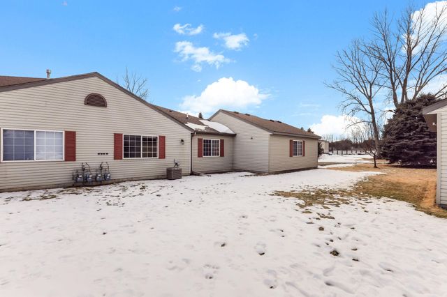 1324 Carriage Drive A, Hudson, WI 54016