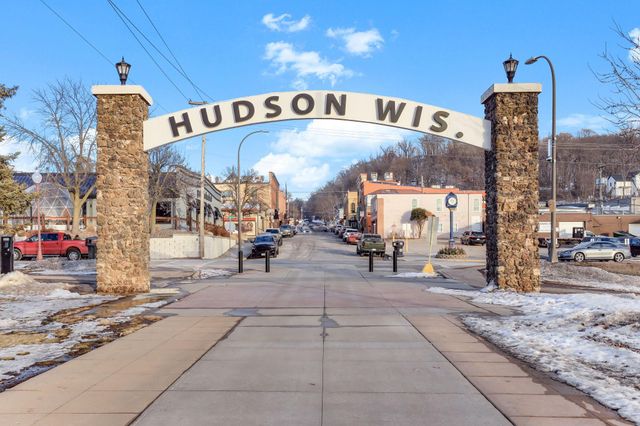 1324 Carriage Drive A, Hudson, WI 54016