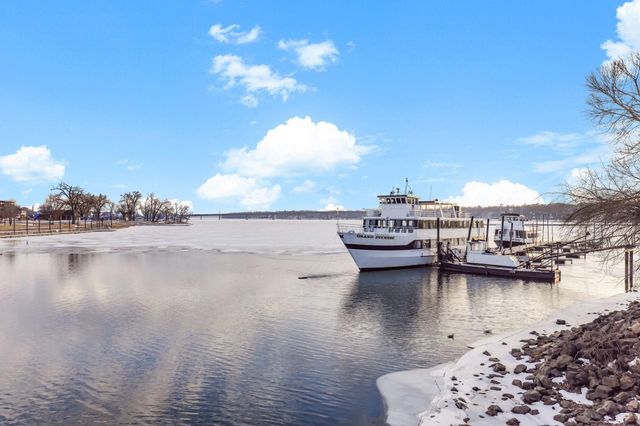 1324 Carriage Drive A, Hudson, WI 54016