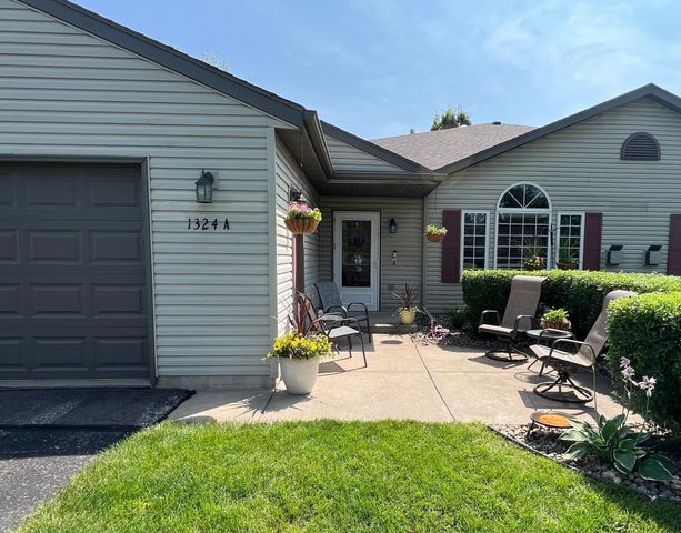 1324 Carriage Drive A, Hudson, WI 54016