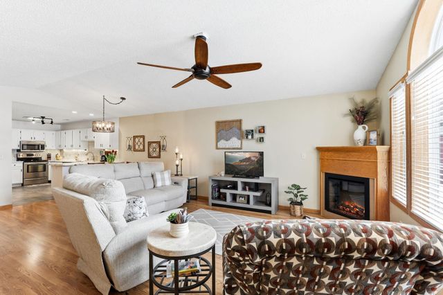 1324 Carriage Drive A, Hudson, WI 54016