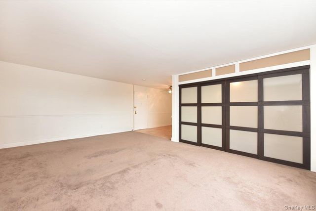 101 Lincoln Avenue 4K, Mineola, NY 11501