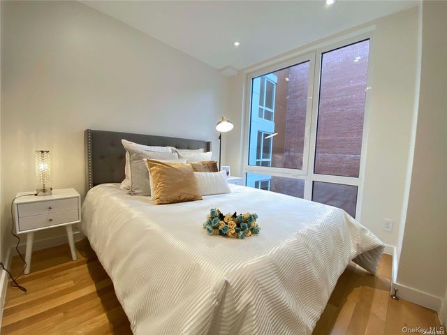 42-23 Parsons Boulevard 1E, Flushing, NY 11355