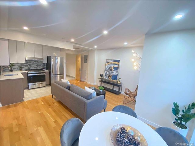 42-23 Parsons Boulevard 1E, Flushing, NY 11355