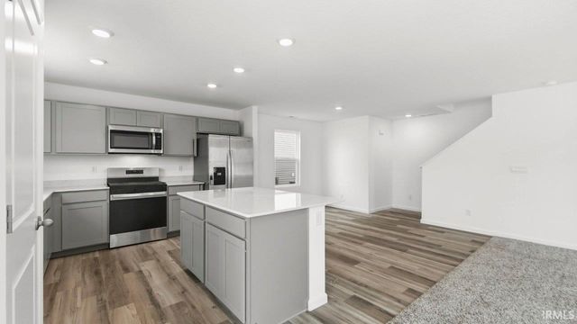 1301 Greencastle Drive, Warsaw, IN 46582