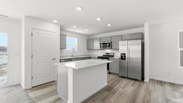 1301 Greencastle Drive, Warsaw, IN 46582