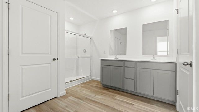 1301 Greencastle Drive, Warsaw, IN 46582