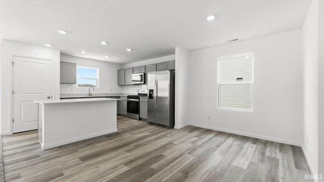 1301 Greencastle Drive, Warsaw, IN 46582