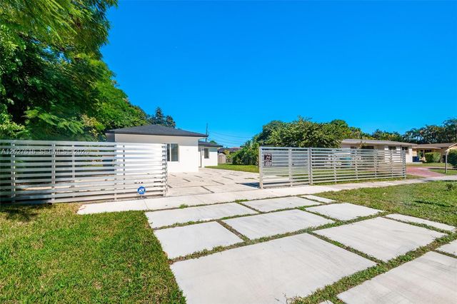 651 NE 172nd St, Miami, FL 33162