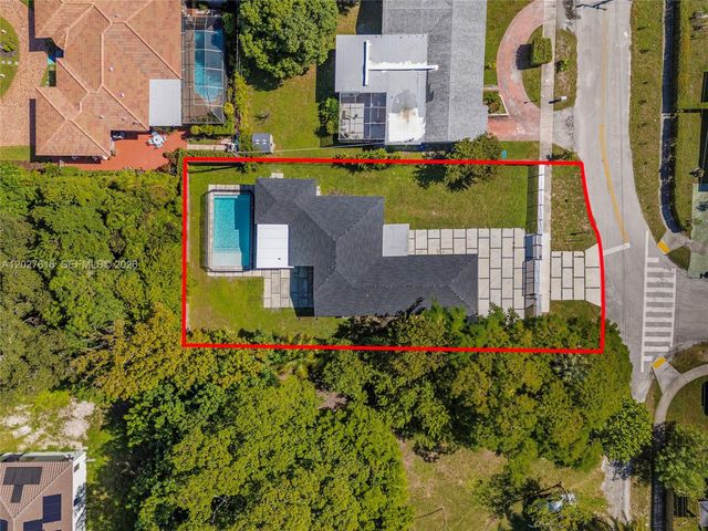 651 NE 172nd St, Miami, FL 33162