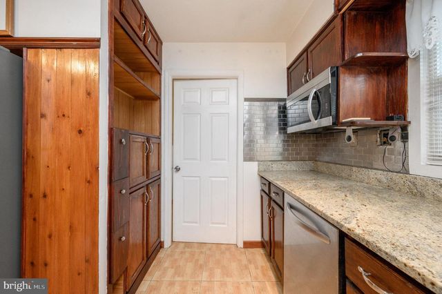 7 EBBTIDE LN, Willingboro, NJ 08046